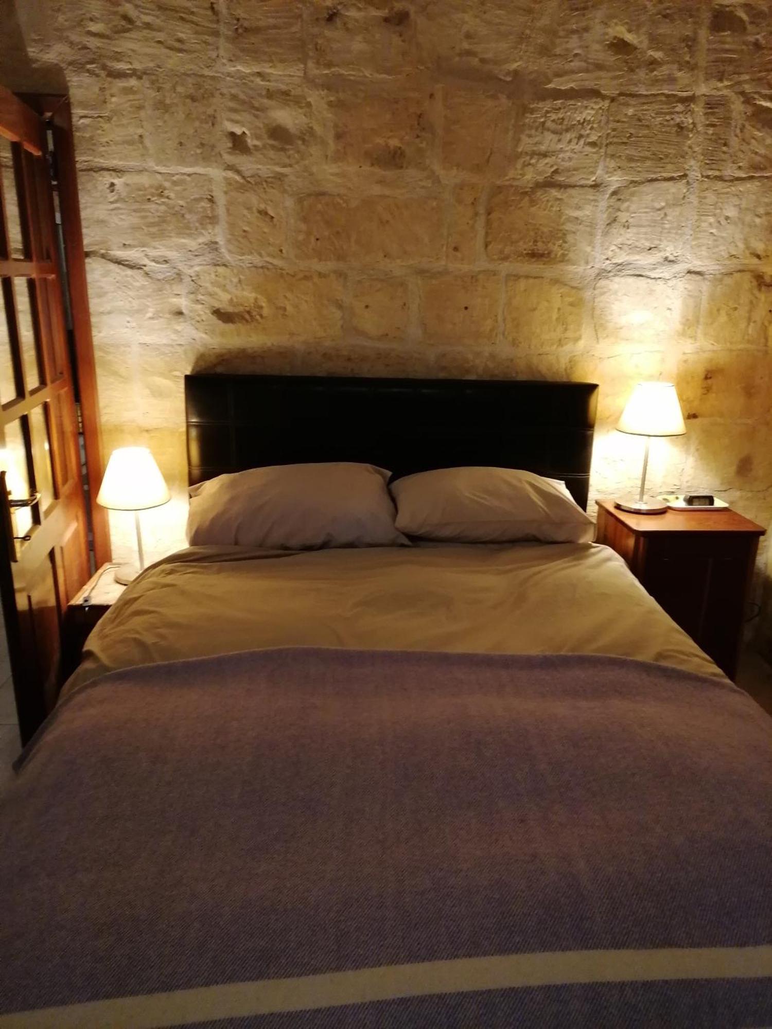 Old Refurbished Apartment In Bormla Cospicua ภายนอก รูปภาพ