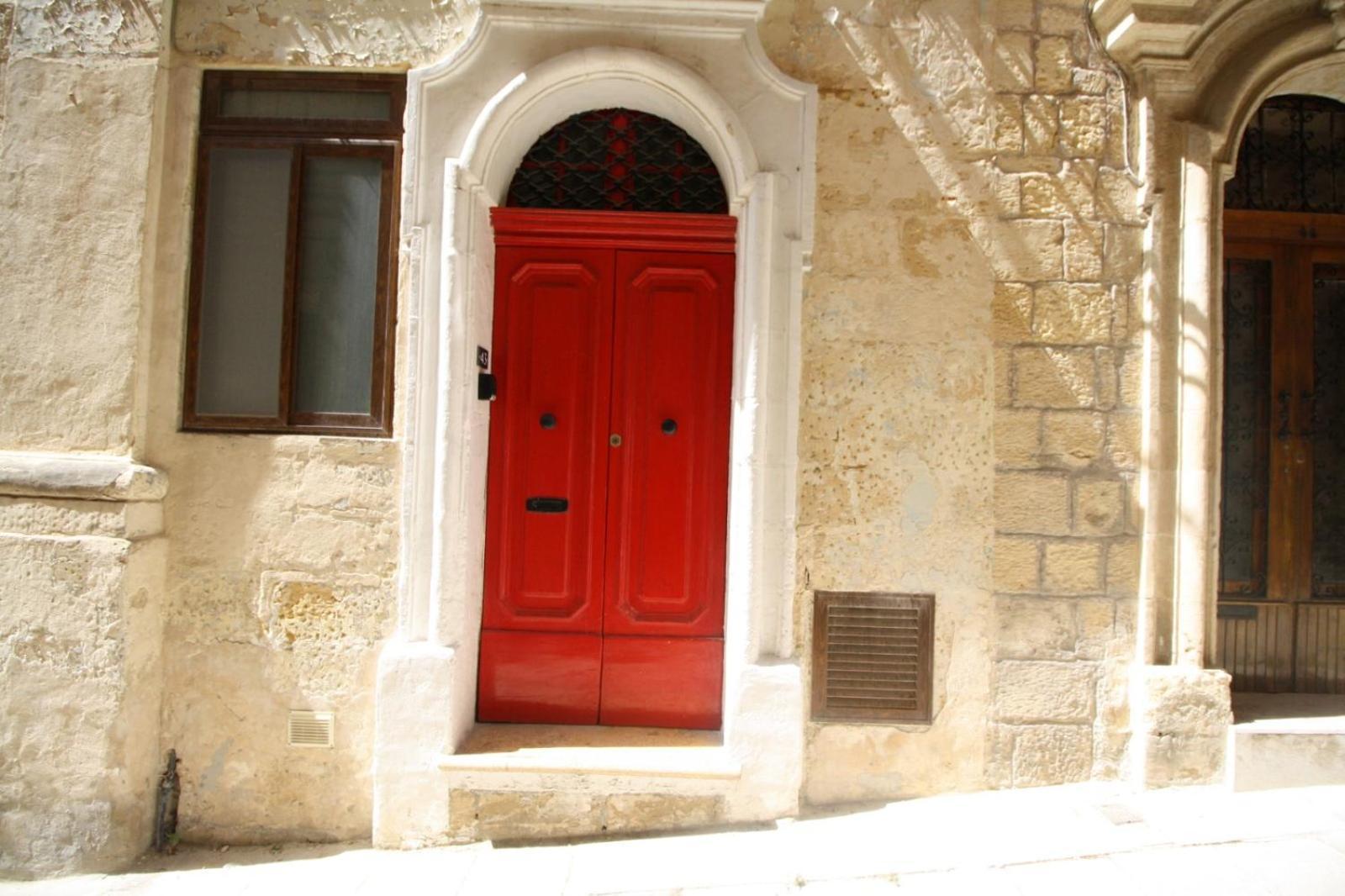 Old Refurbished Apartment In Bormla Cospicua ภายนอก รูปภาพ